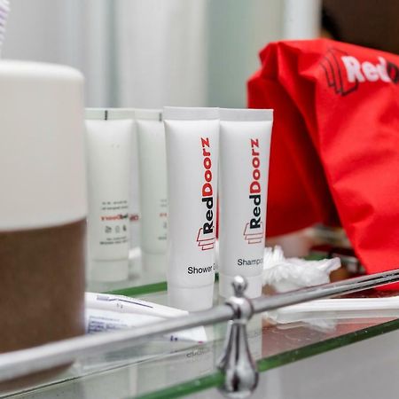 Reddoorz Plus Near Mall Slipi Jaya Jakarta Exteriér fotografie