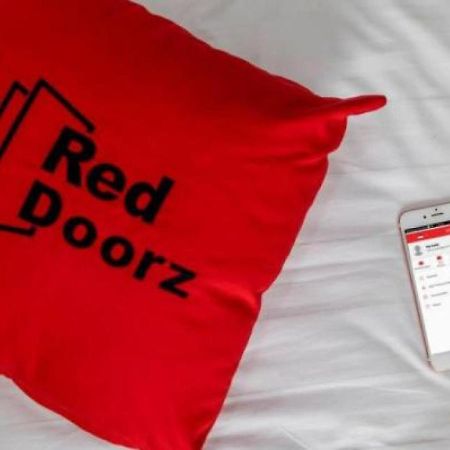 Reddoorz Plus Near Mall Slipi Jaya Jakarta Exteriér fotografie
