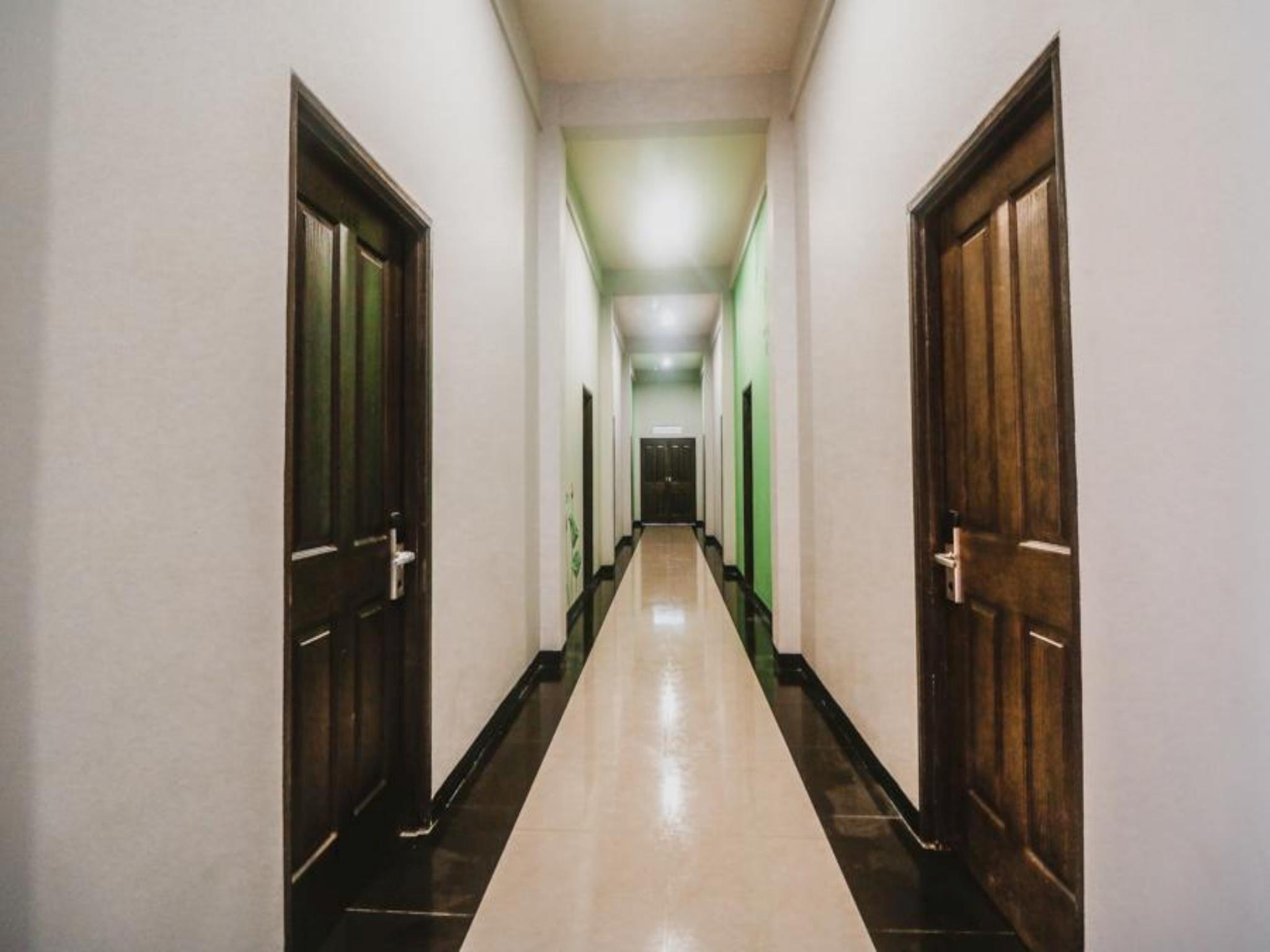 Reddoorz Plus Near Mall Slipi Jaya Jakarta Exteriér fotografie